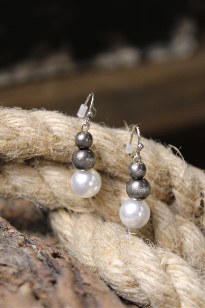 Navajo River Pearl Earrings