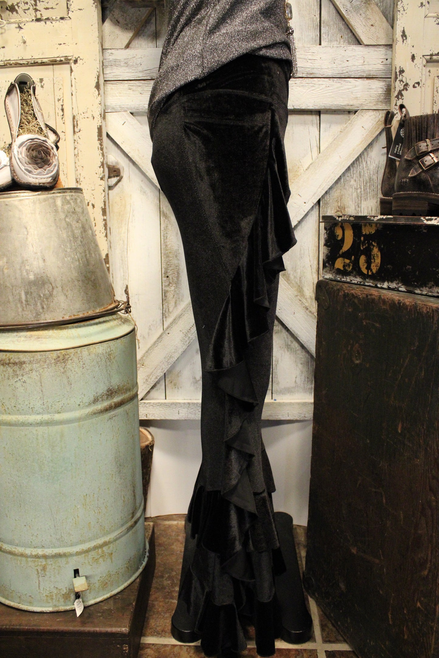 Velvet Ruffle Leggings