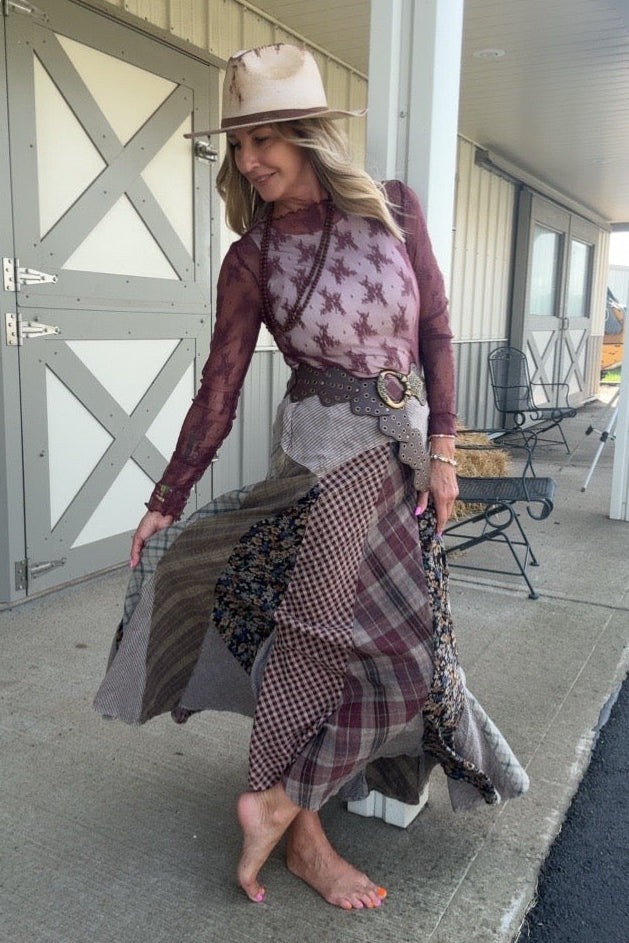 Whispering Lace Blouse In Burgundy