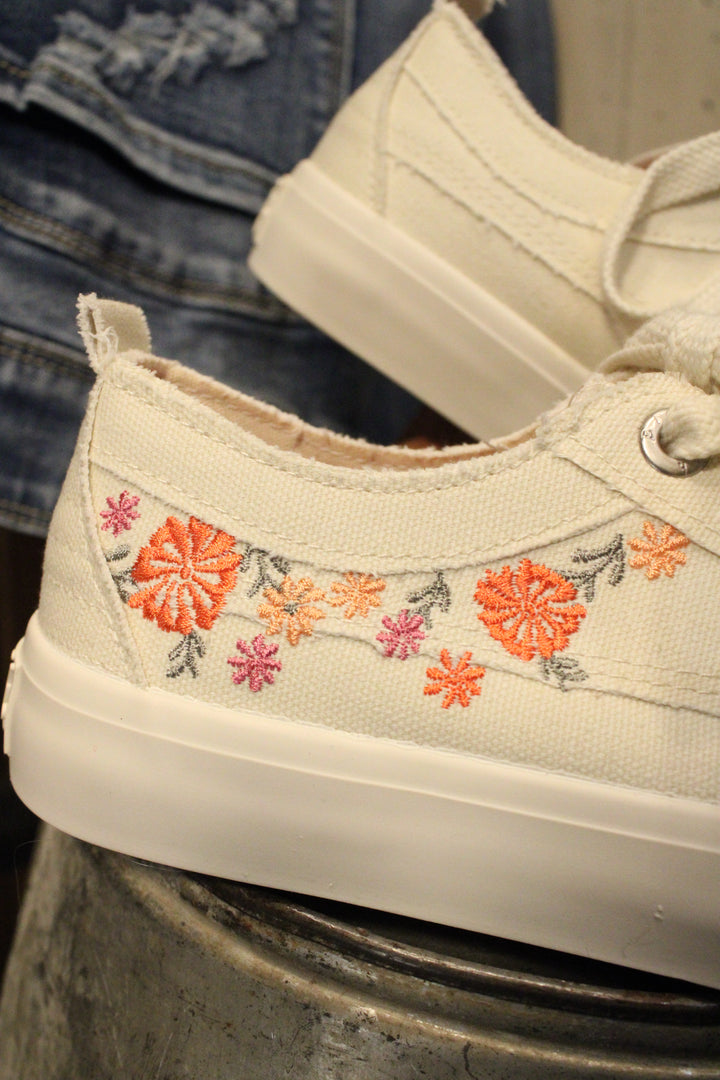Very Sadie Smoked White Desert Sneakers