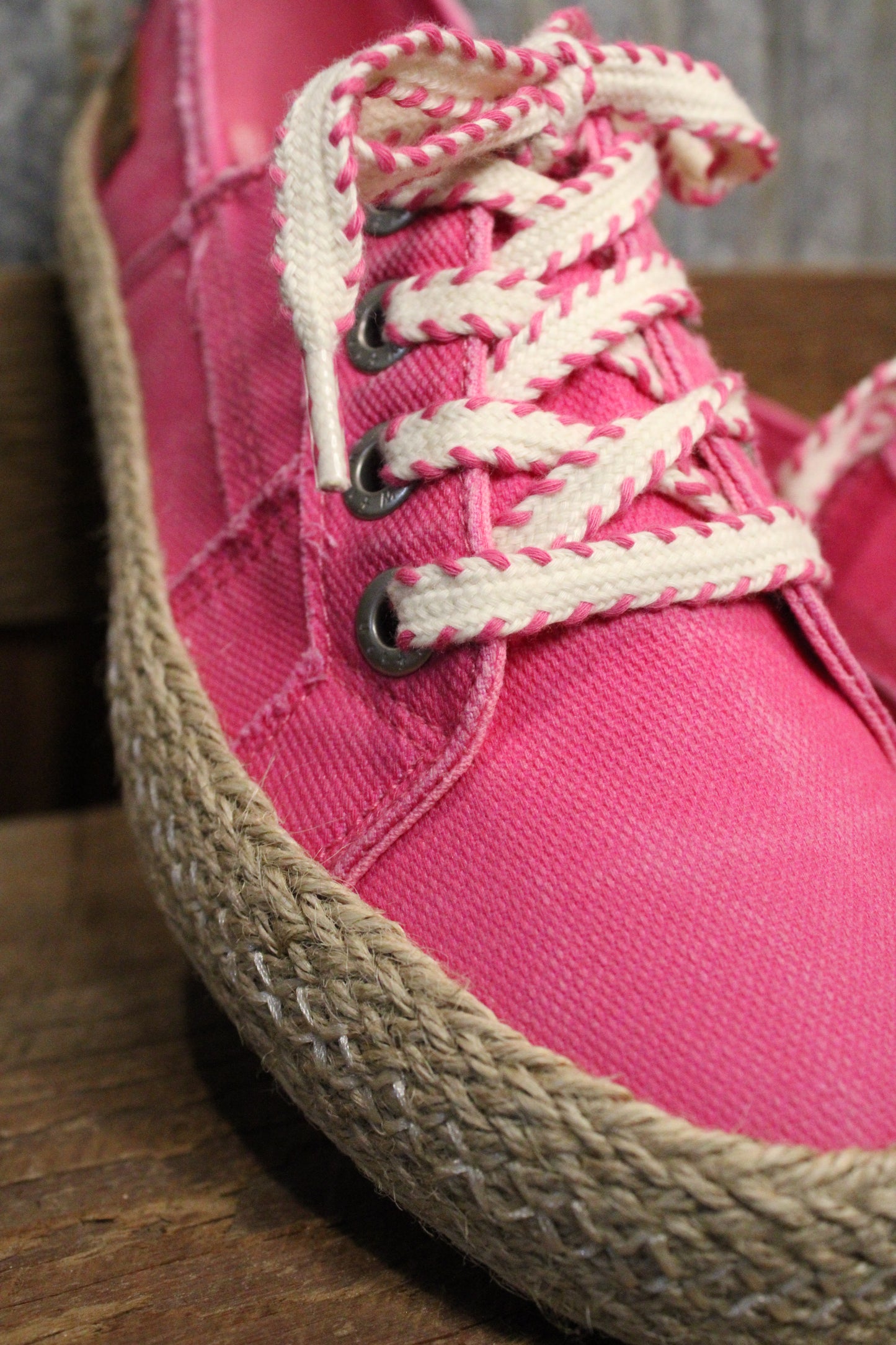 Buenos Pink Glow Canvas Sneakers