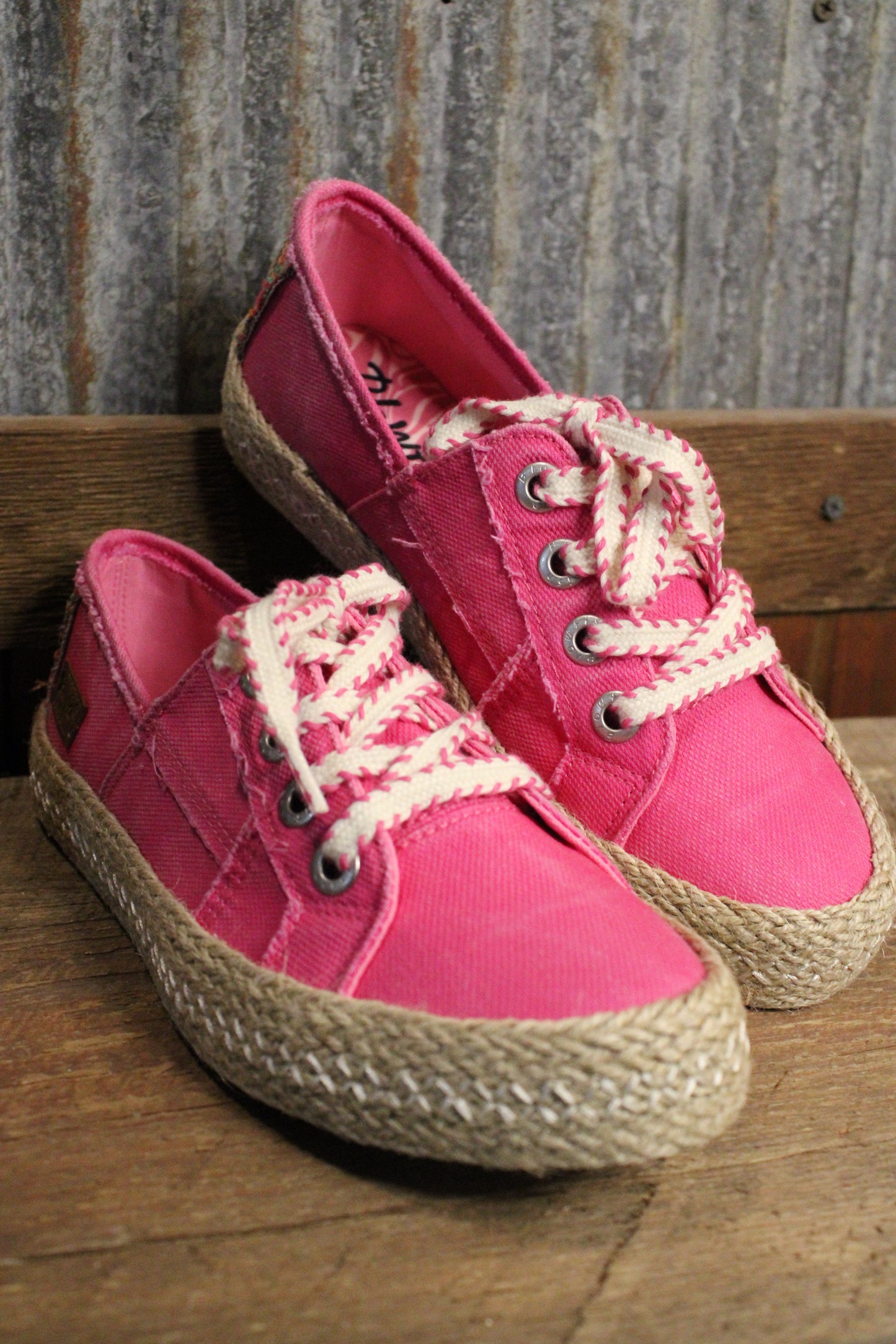 Buenos Pink Glow Canvas Sneakers