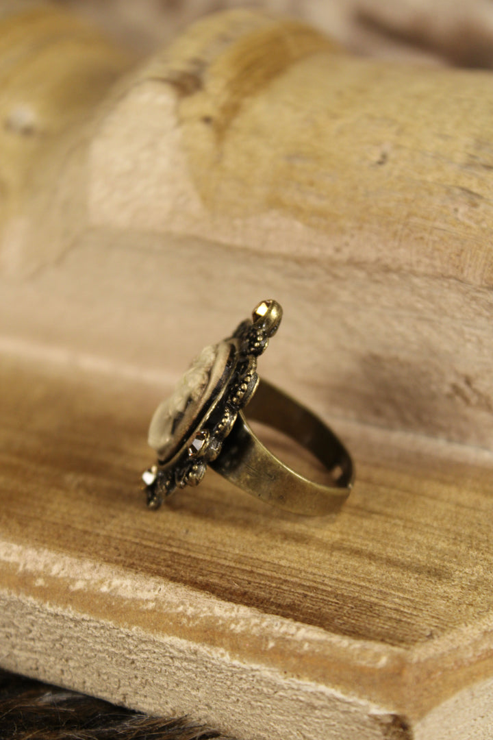 Pearl Whisper Cameo Ring