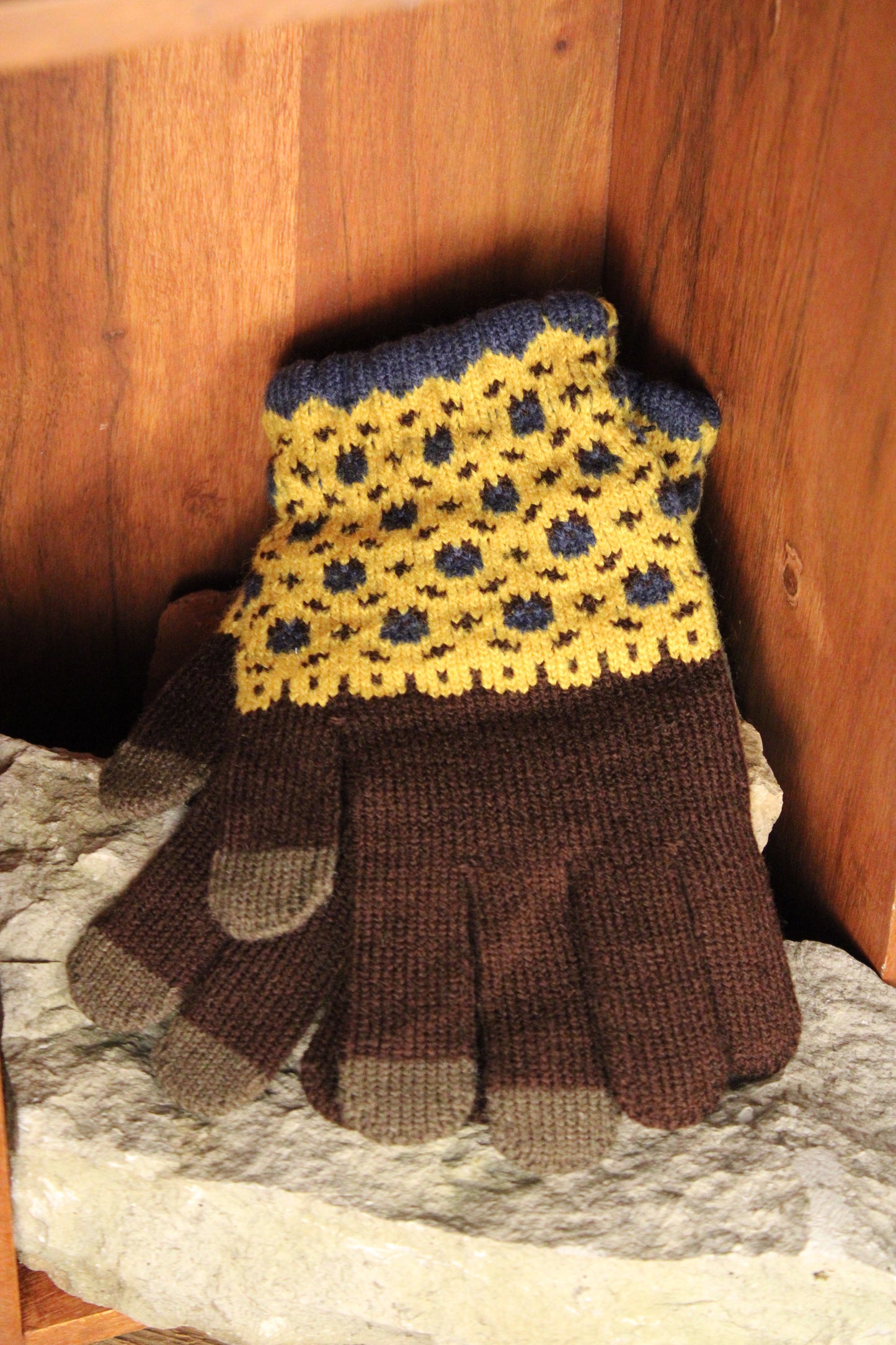 Fireside Floral Knit Gloves