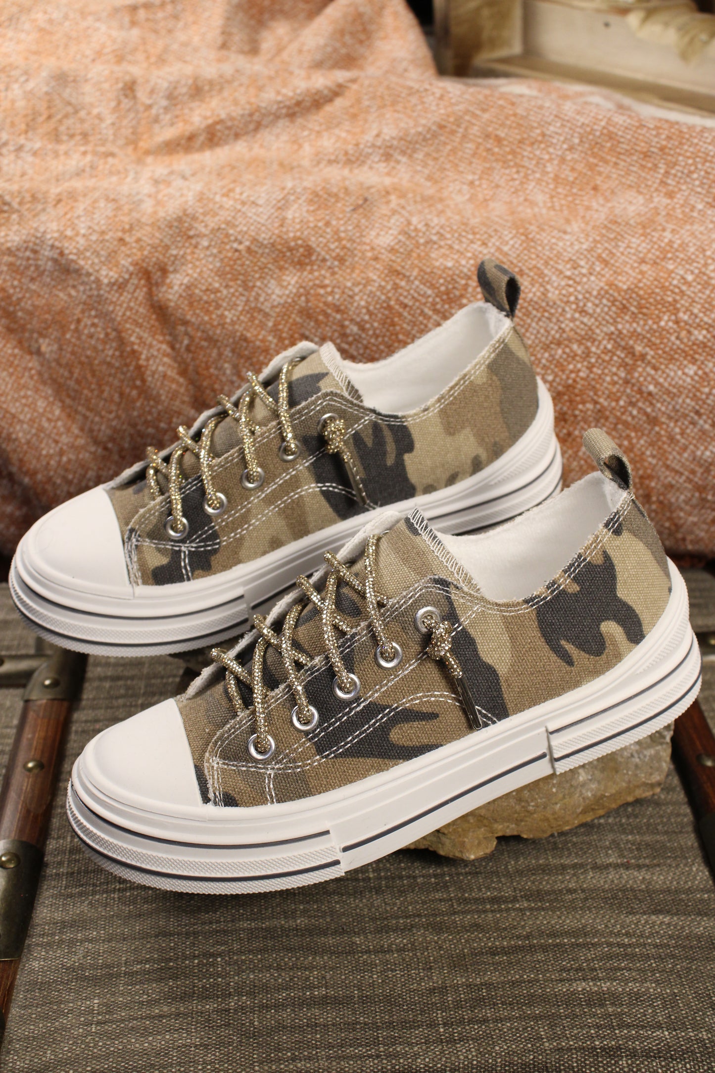 Aman Camo Sneakers