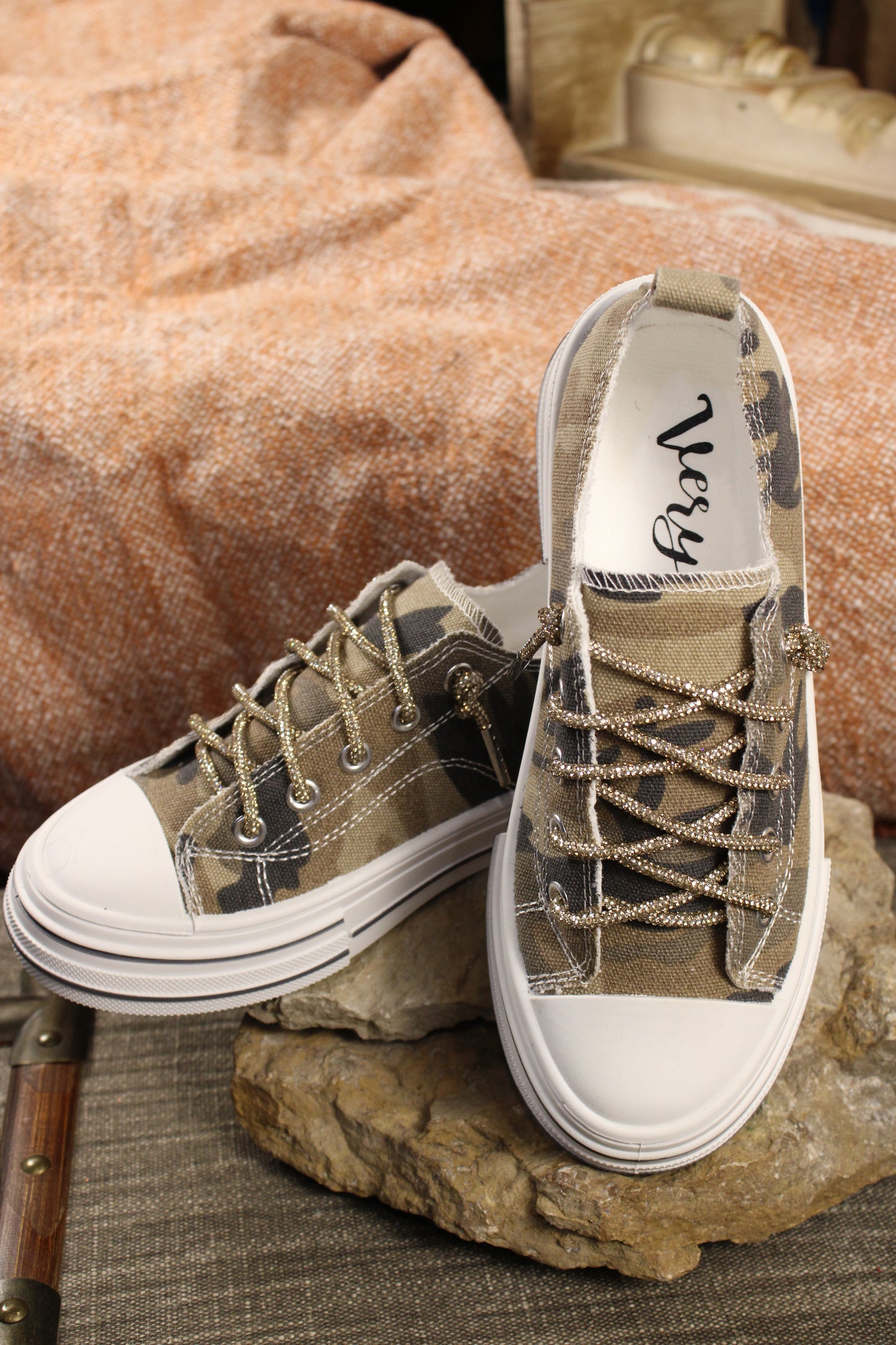Aman Camo Sneakers