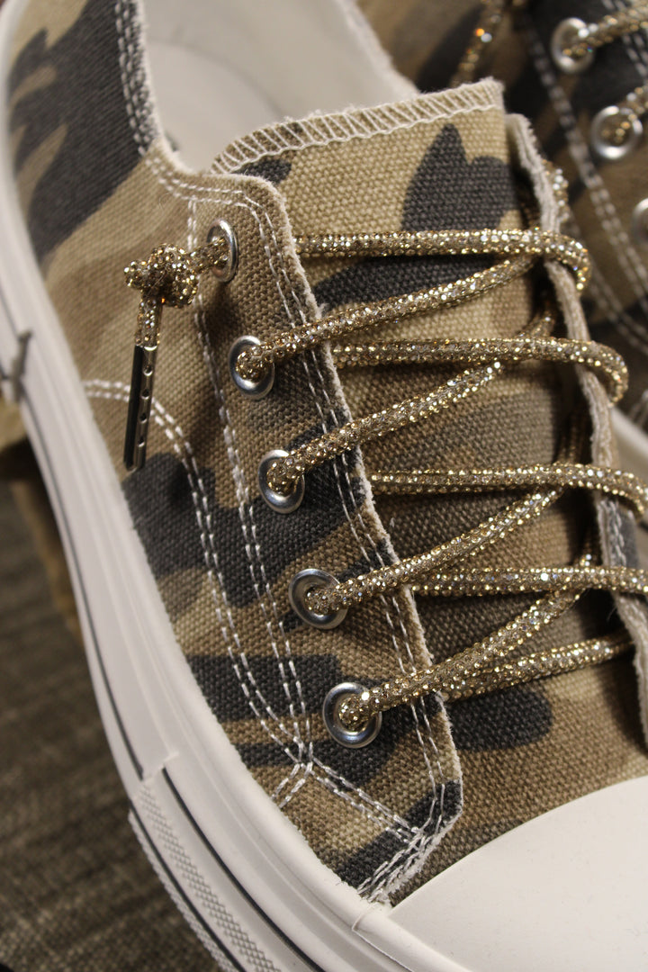 Aman Camo Sneakers