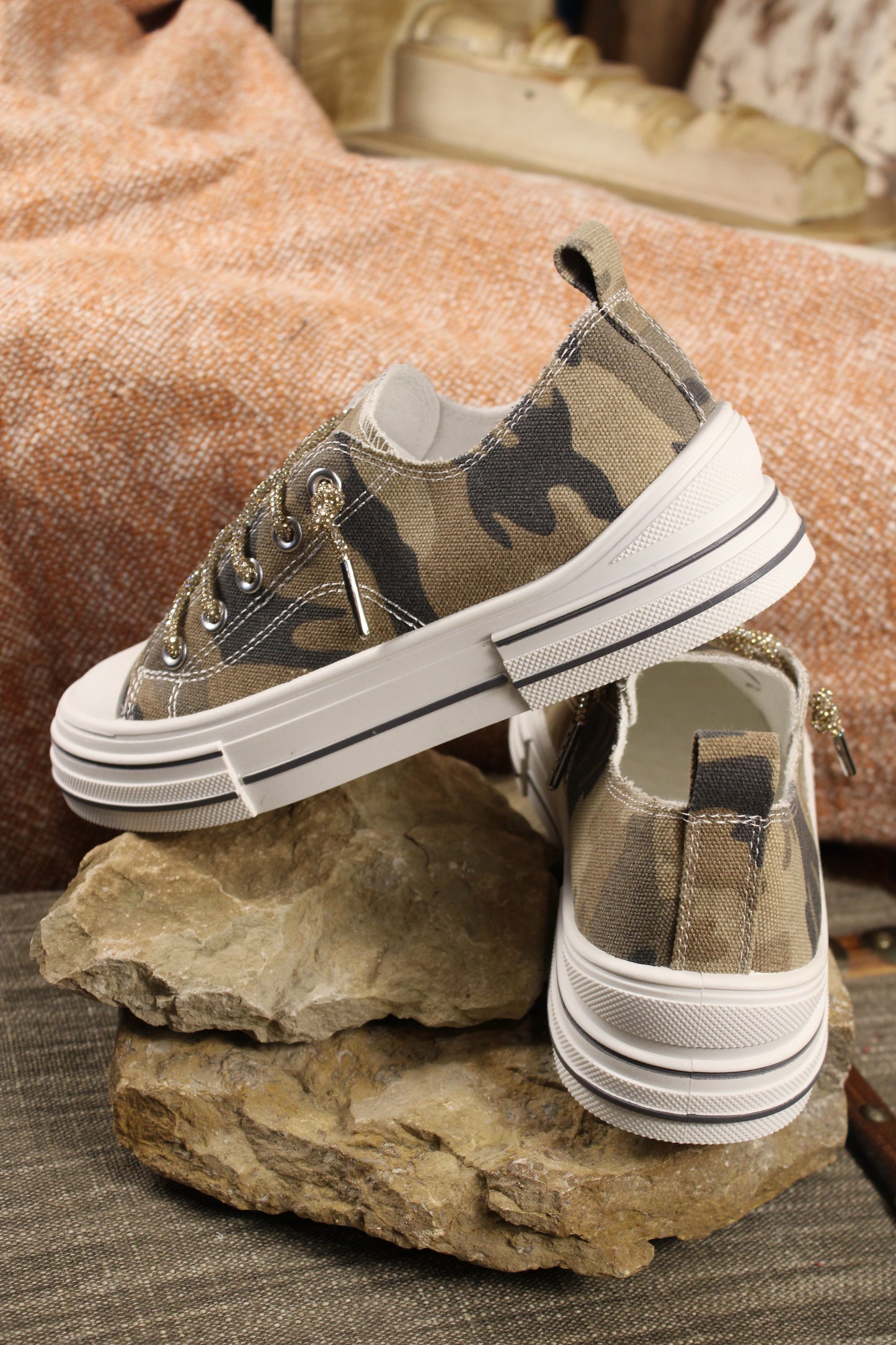 Aman Camo Sneakers