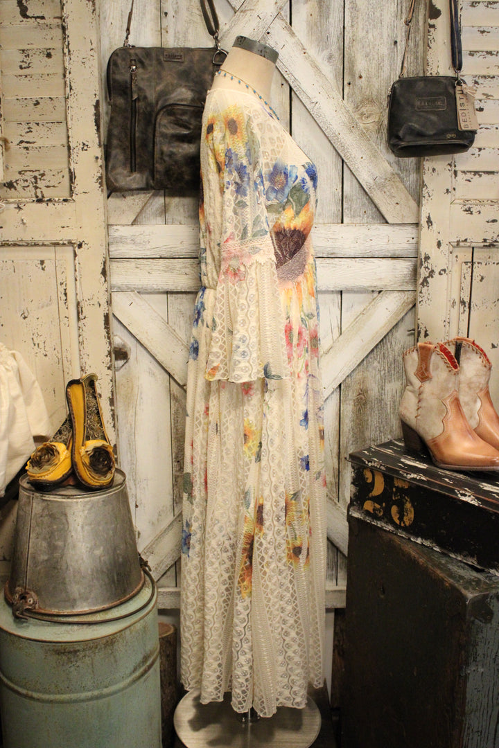 Lead Singer Sunflower Beige Dress