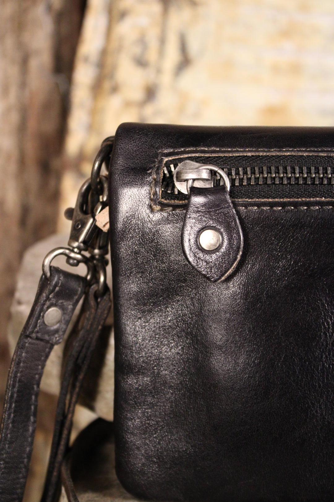 Bed|Stu Cadence Black Rustic Handbag