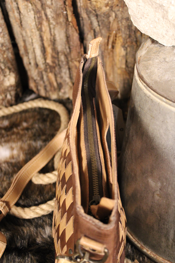 Bed|Stu Keiki Teak Oats Rustic Handbag