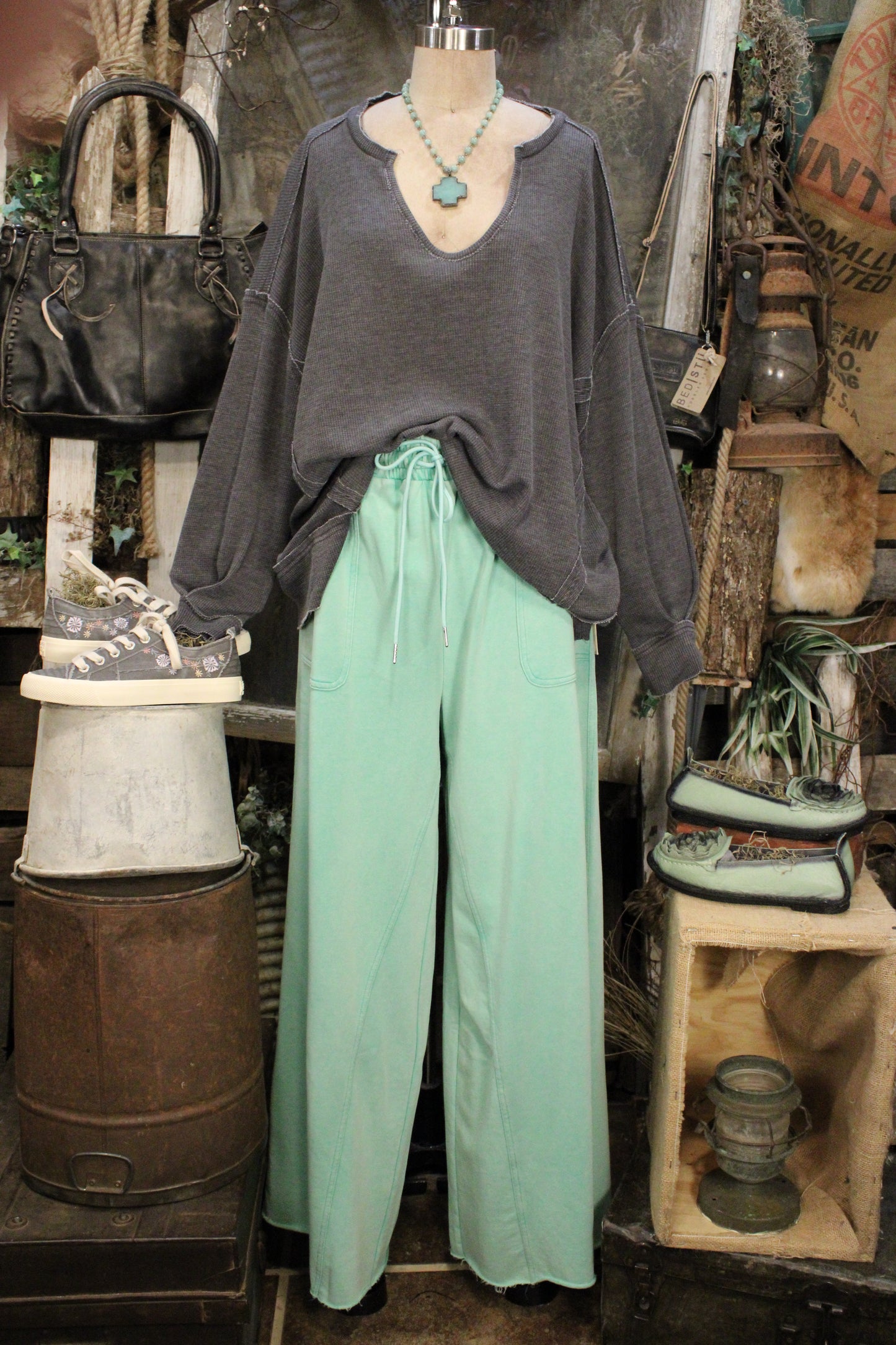 Dreamy Drape Mint Pants