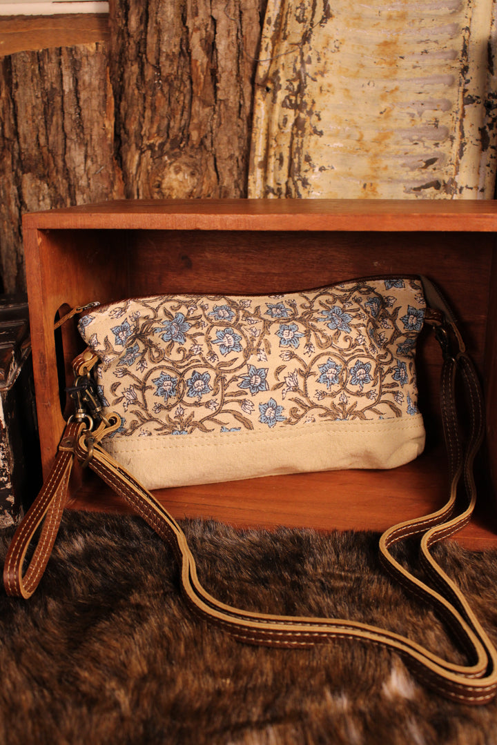 Blue Willow Tapestry Bag