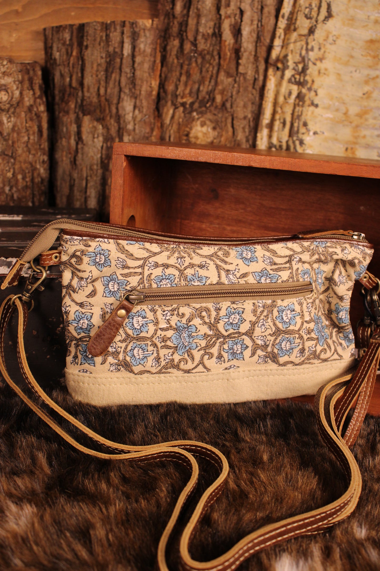 Blue Willow Tapestry Bag