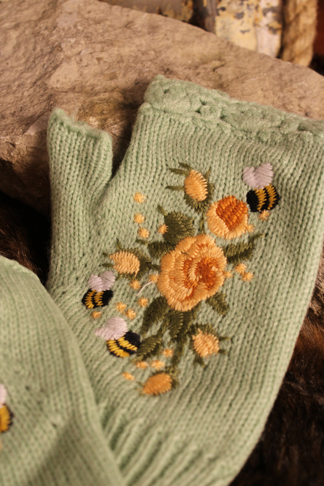 Bee Chic Floral Fingerless Gloves