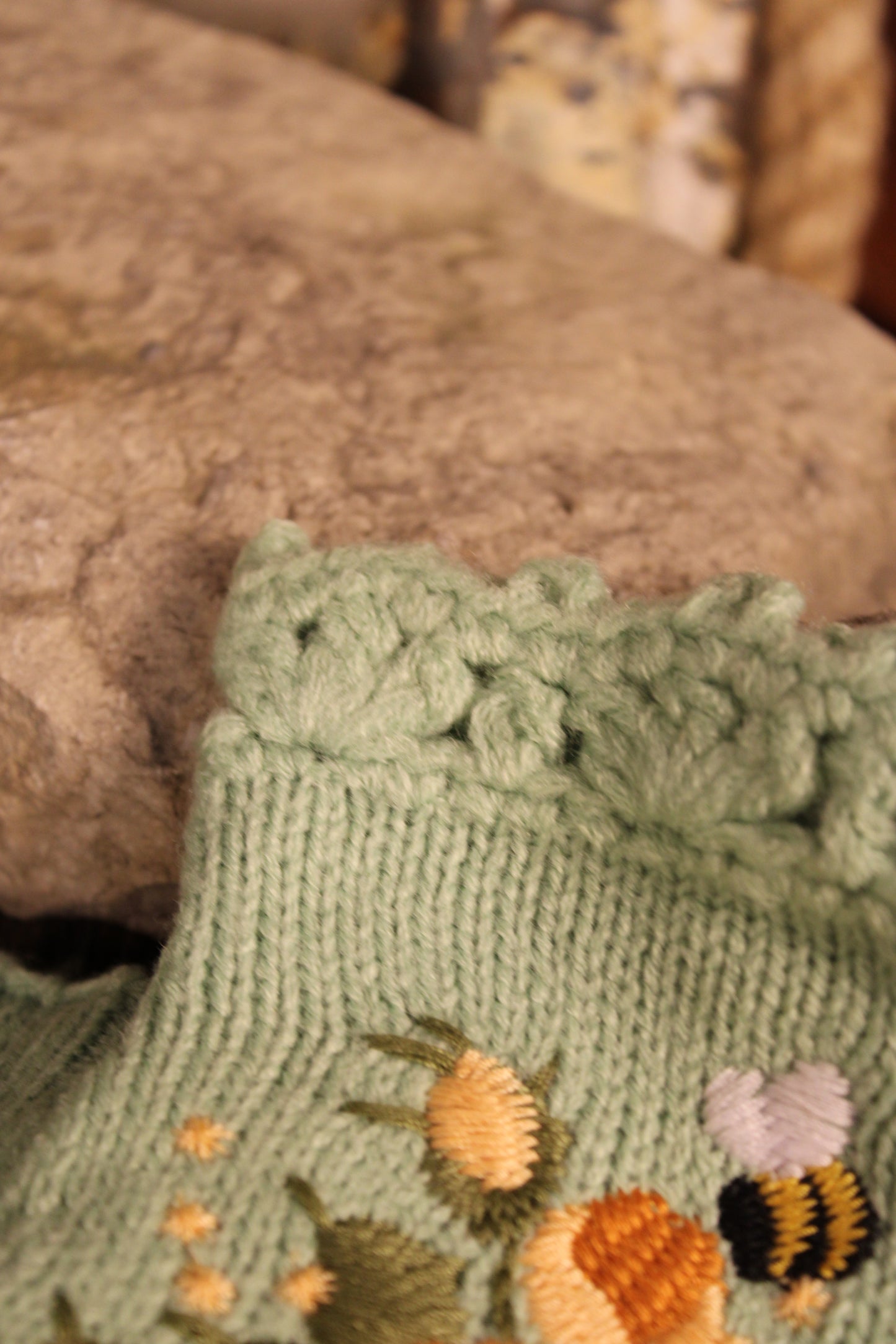 Bee Chic Floral Fingerless Gloves