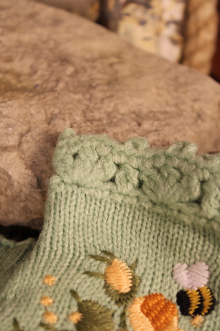 Bee Chic Floral Fingerless Gloves