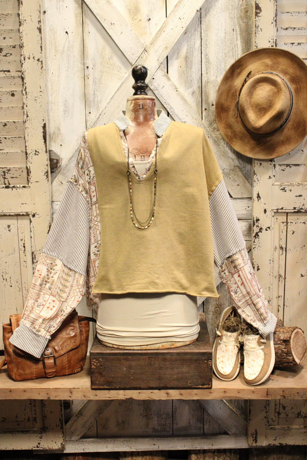 Fern & Field Casual Crop