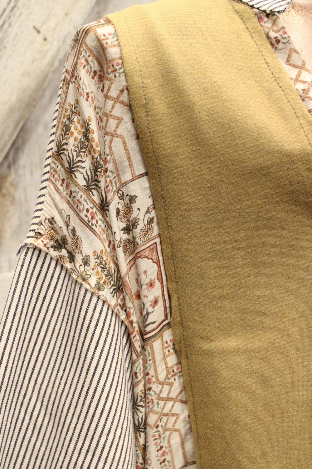 Fern & Field Casual Crop