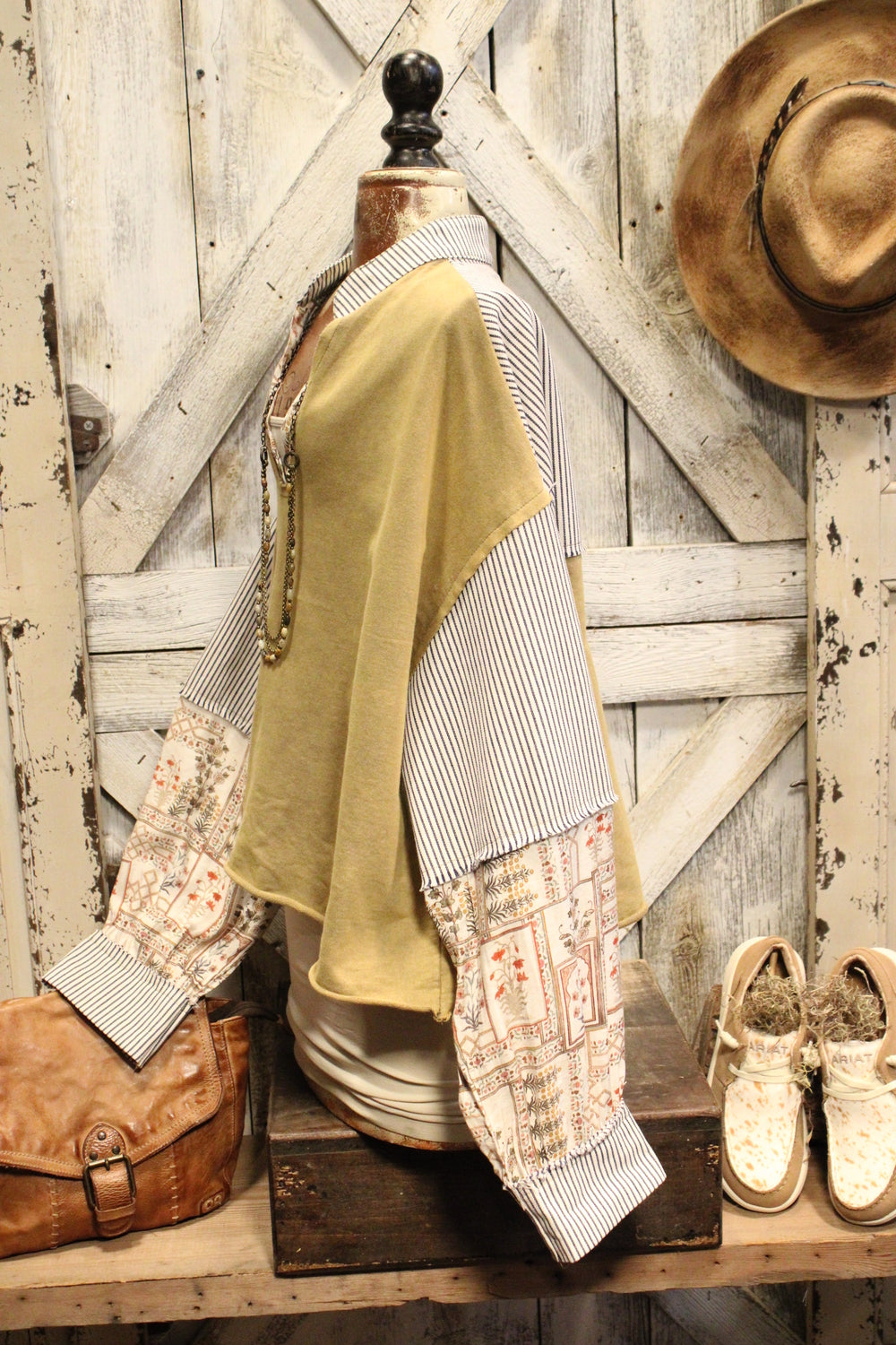 Fern & Field Casual Crop