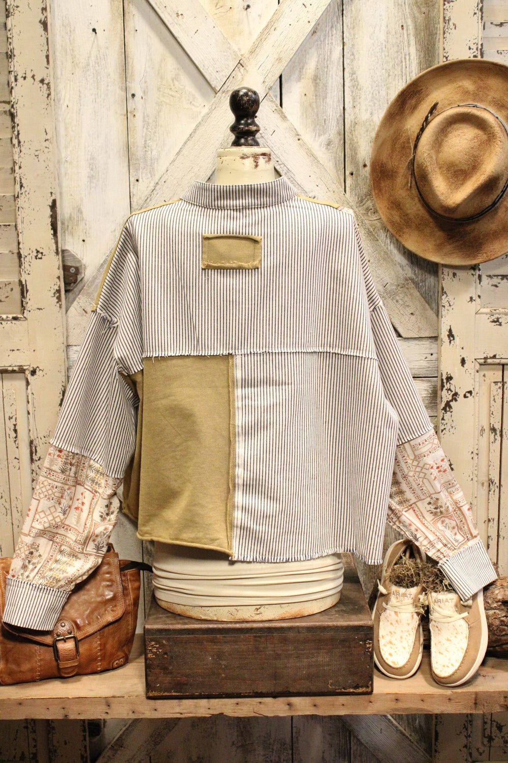 Fern & Field Casual Crop