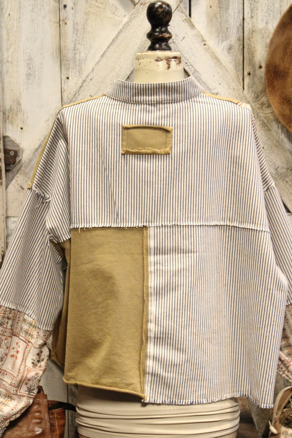 Fern & Field Casual Crop