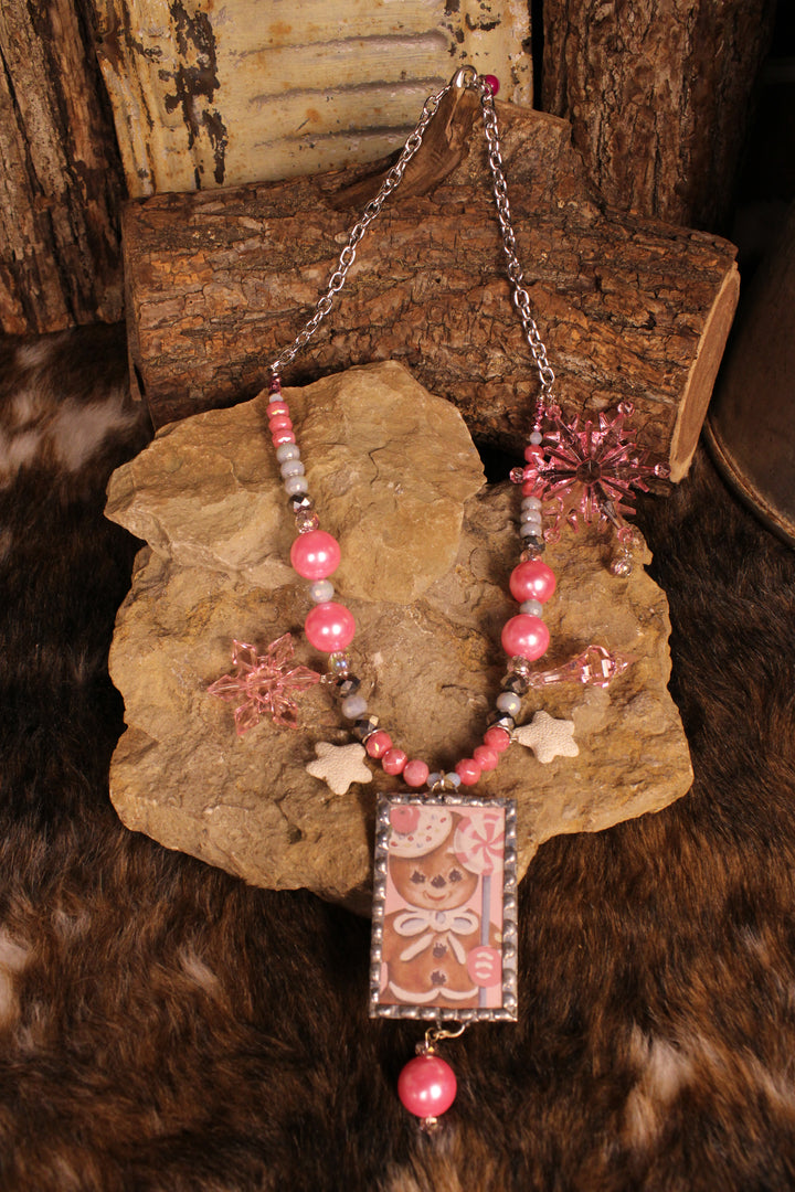 Merry &amp; Minty Portrait Gingerbread Man Necklace