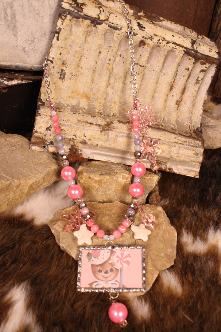 Merry &amp; Minty Horizontal Gingerbread Man Necklace