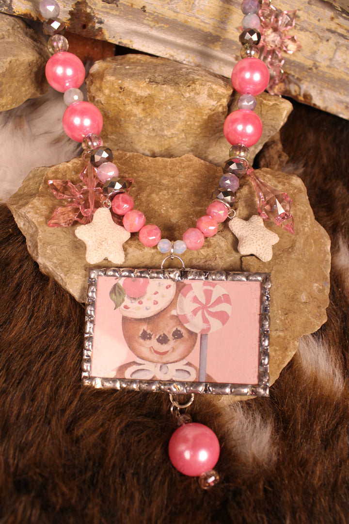 Merry &amp; Minty Horizontal Gingerbread Man Necklace