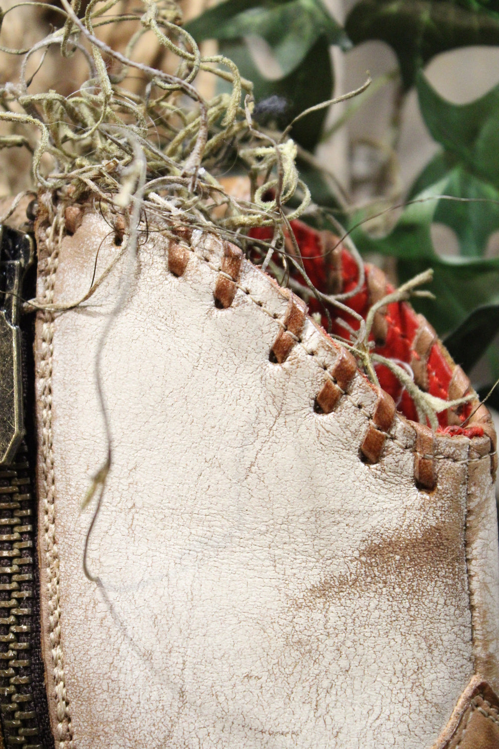 Bed|Stu Baila II Tan Rustic Nectar Lux Boots