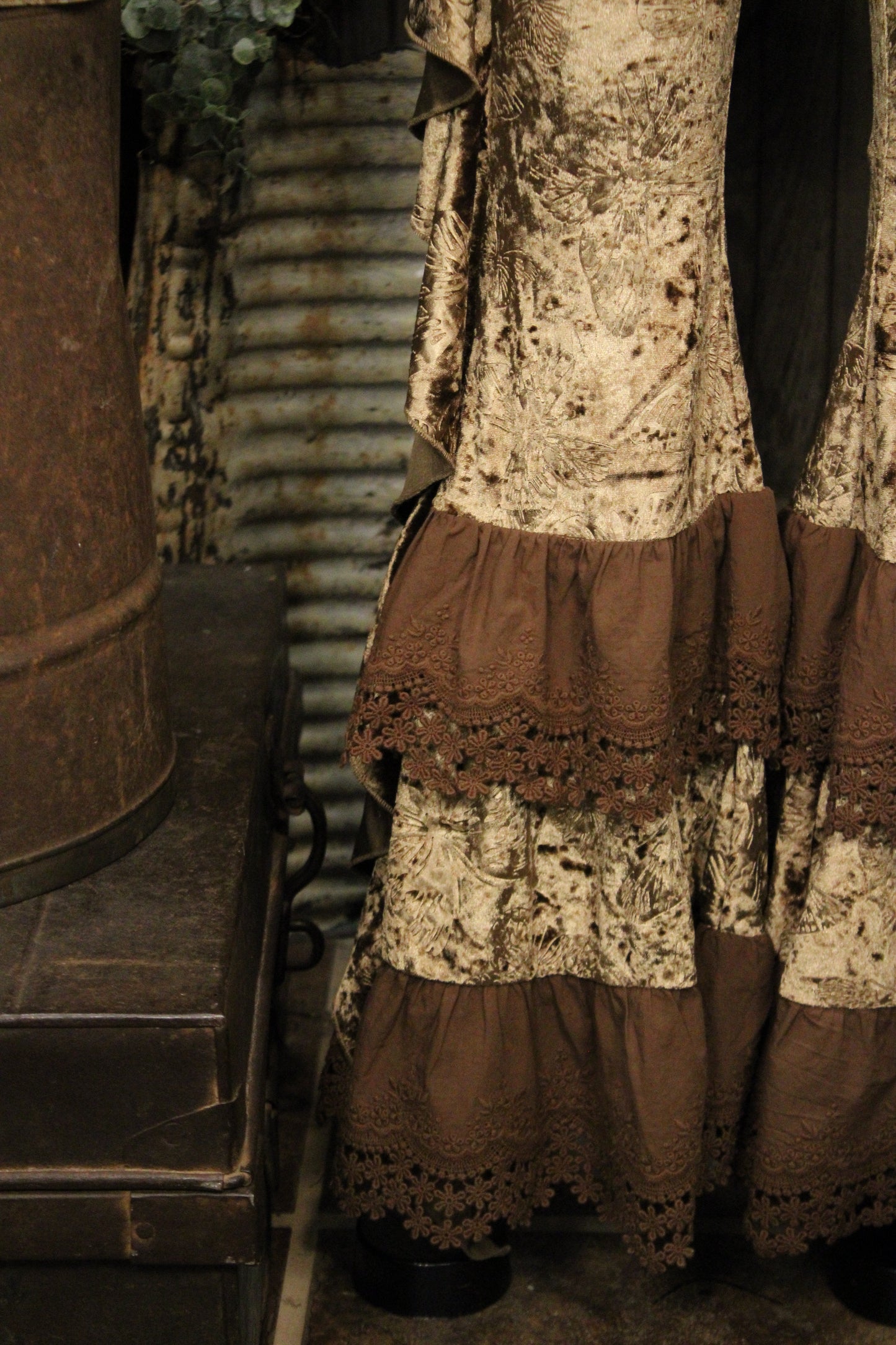 Gilded Bronze Butterfly Ruffle Leggings