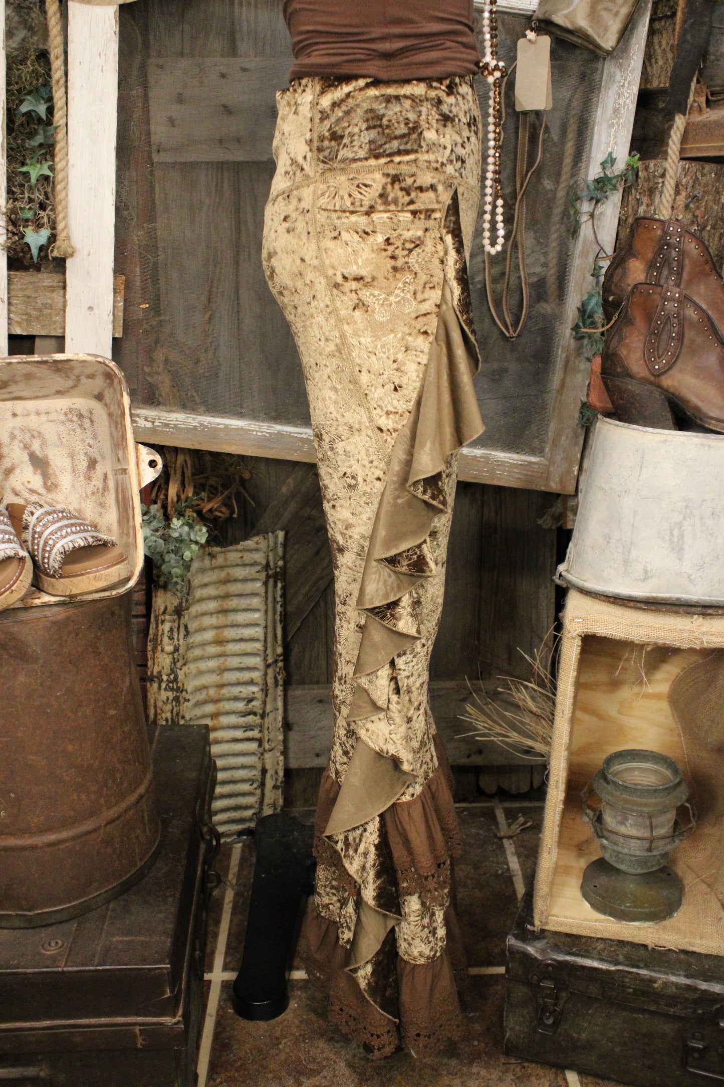 Gilded Bronze Butterfly Ruffle Leggings