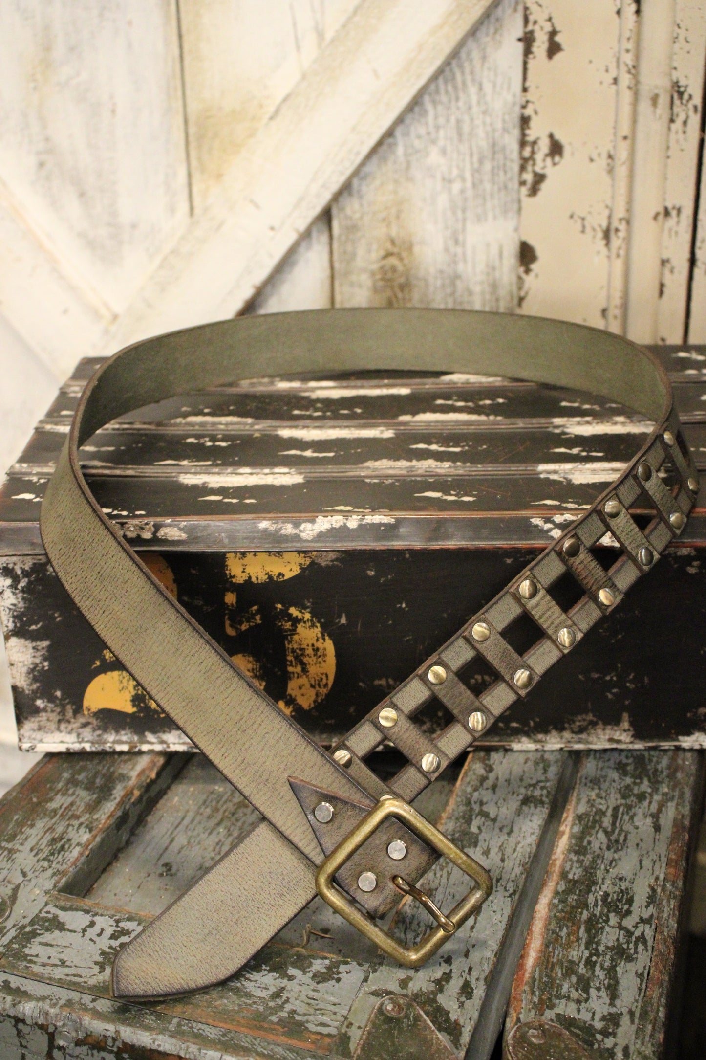Picket Fence Olive Leather Belt