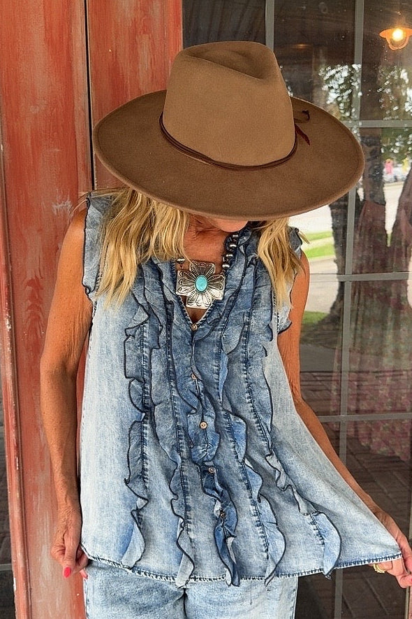 Country Sweetheart Sleeveless Top