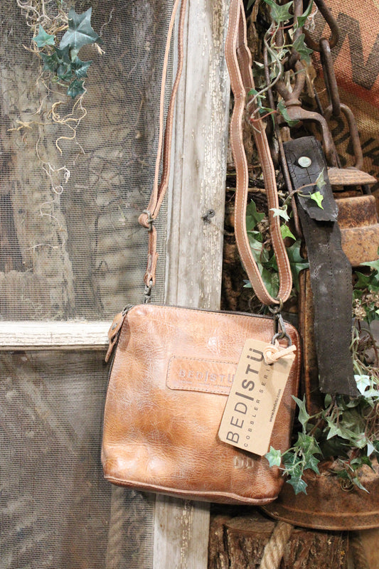 Bed|Stu Ventura Tan Rustic Mason Handbag