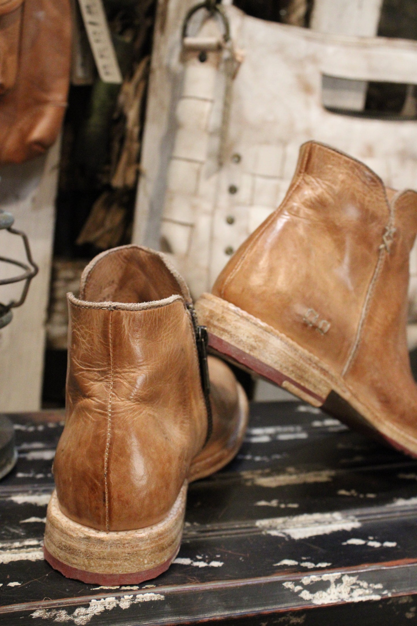 Bed|Stu YURISA Tan DD Tremolo Boots