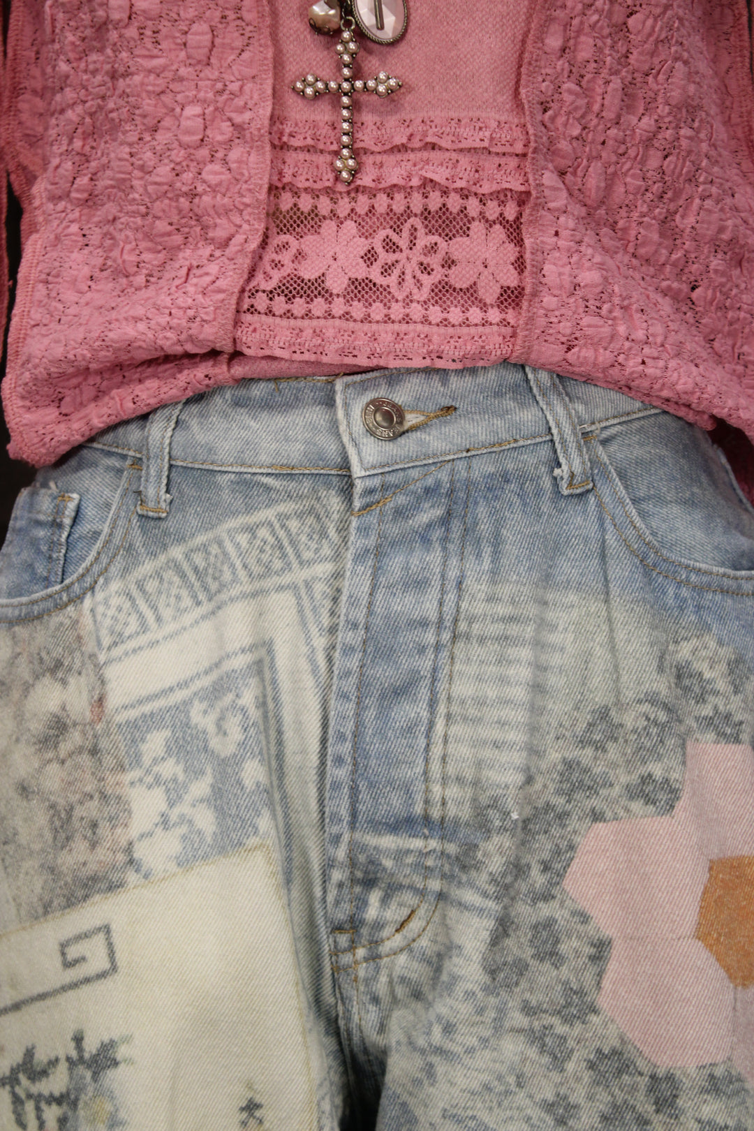 Patch Print Light Denim Barrel Jeans