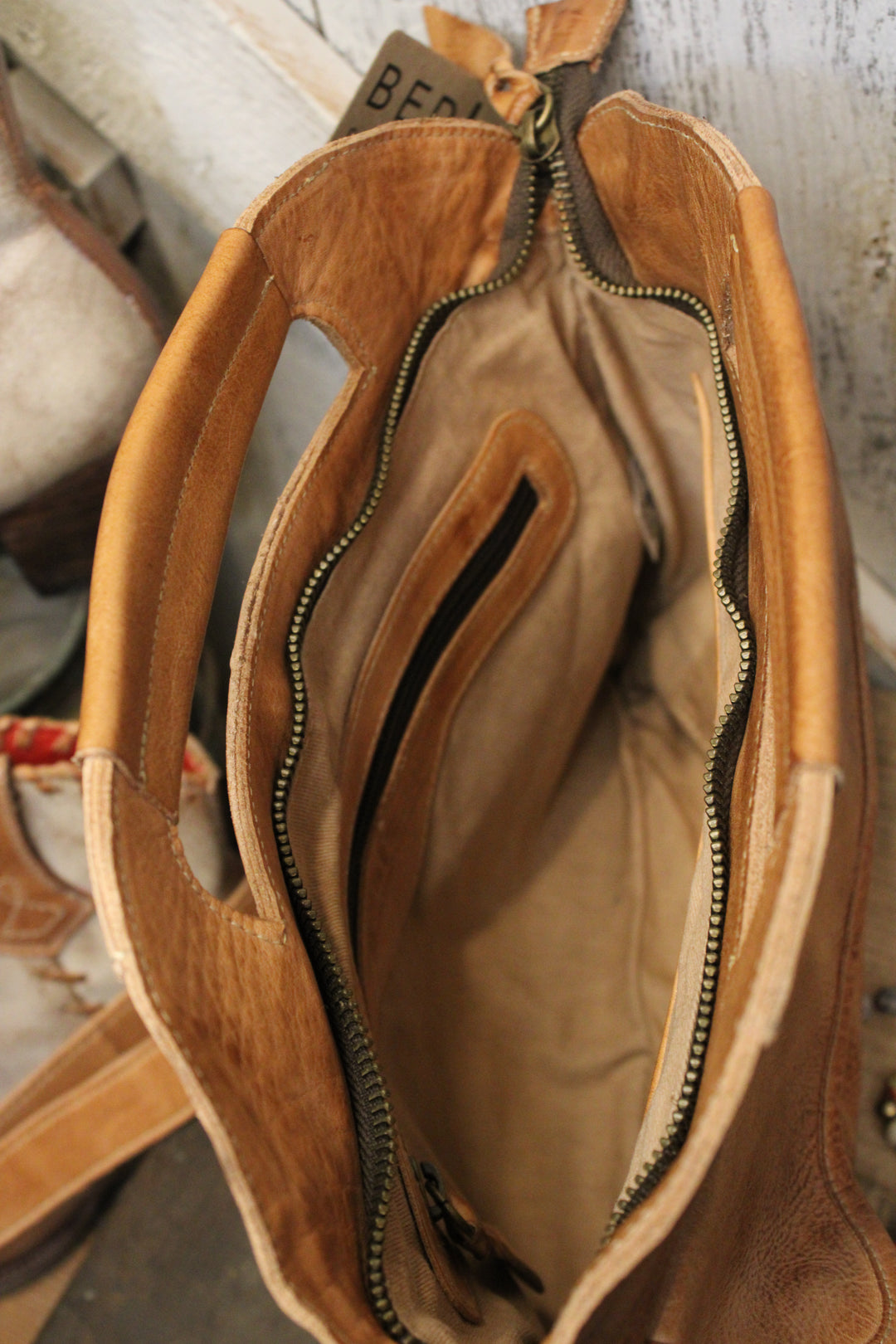 Bed|Stu Greenway Tan Rustic Handbag