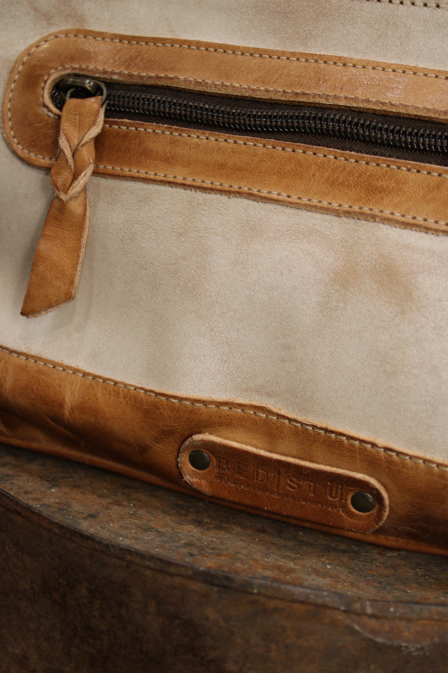 Bed|Stu Hyperbolic Tan Rustic Nectar Lux Handbag