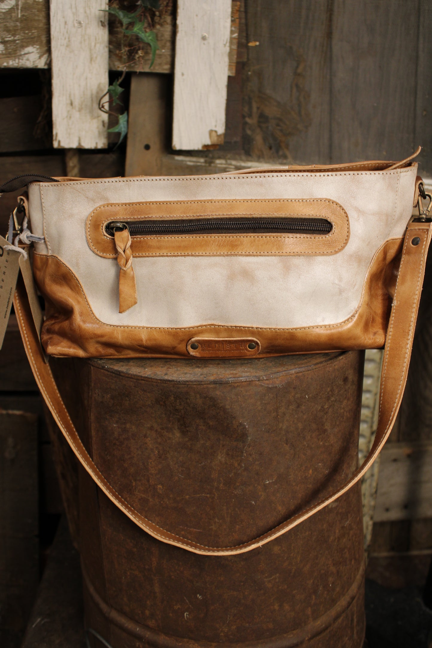 Bed|Stu Hyperbolic Tan Rustic Nectar Lux Handbag