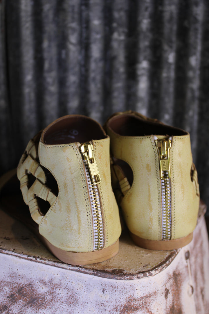 LOOP D LOOP Leather Sandals