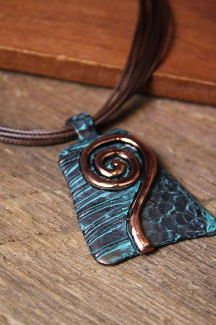 Modern Motion Necklace