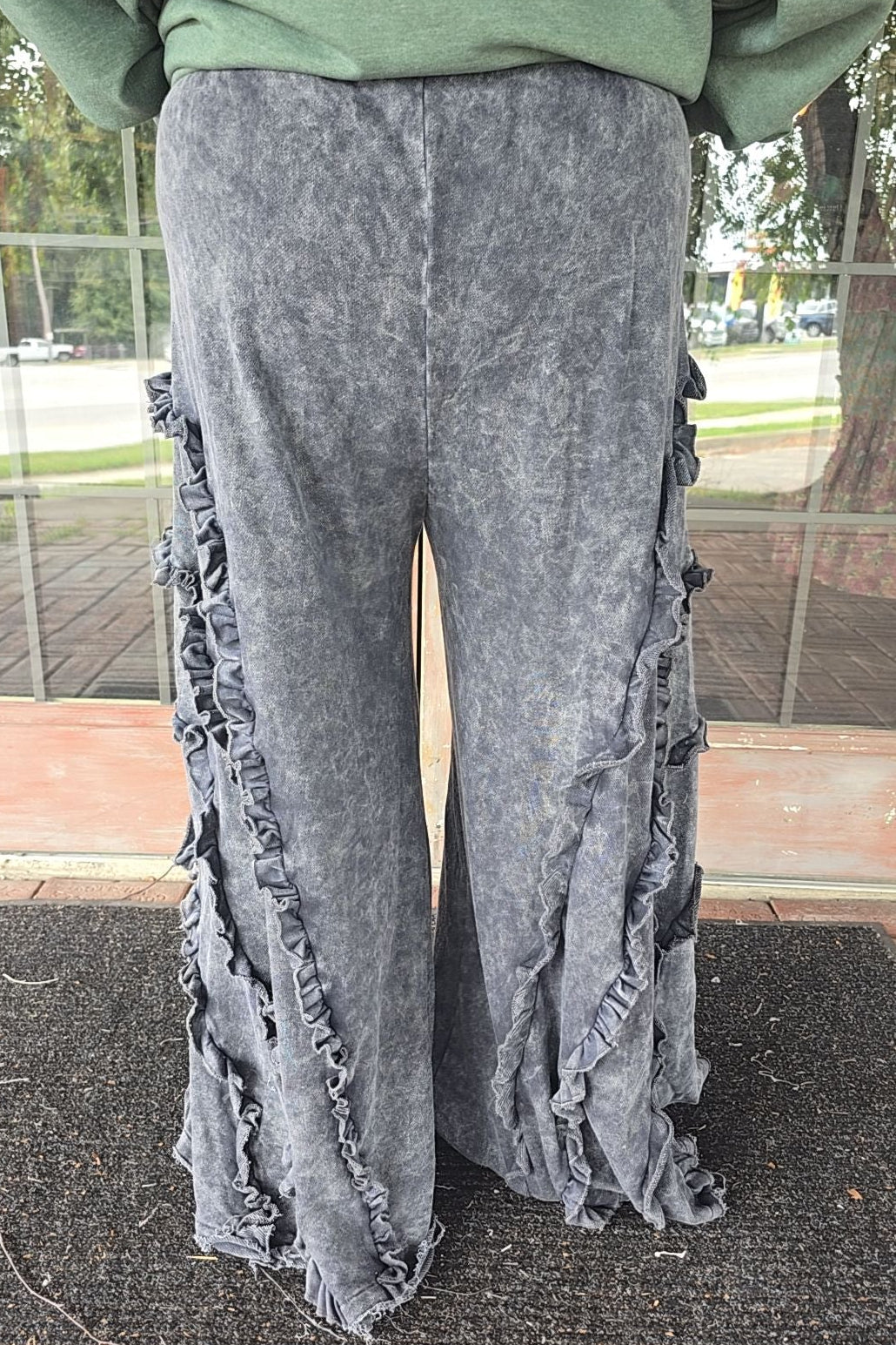 Relaxed Ruffle Charcoal Pants