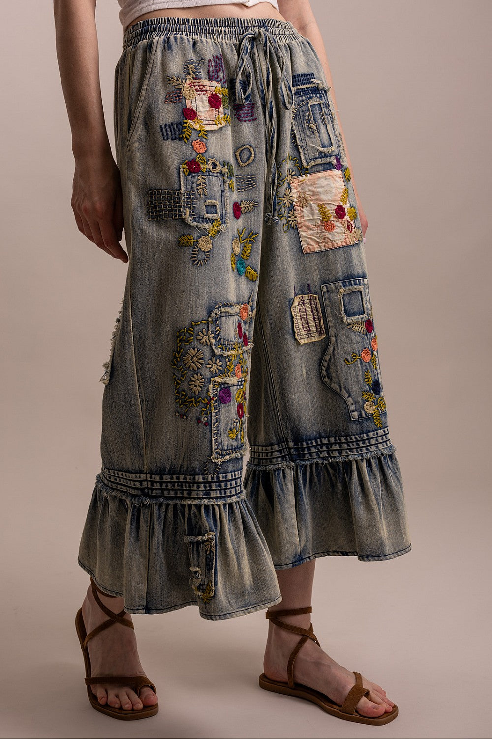 Barn Blooms Ruffle Crop Pants
