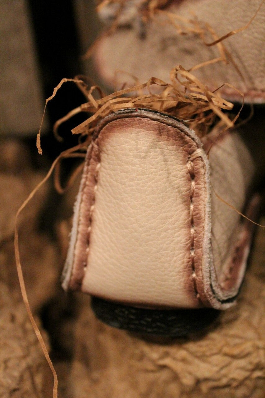 Natural leather loafer with flower rosette on toe