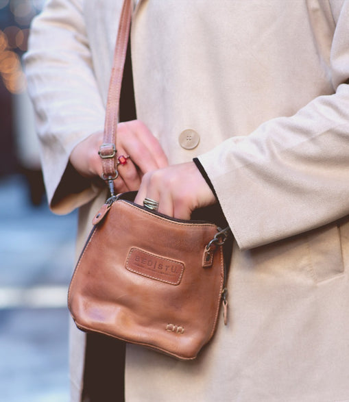 Bed|Stu Ventura Tan Rustic Mason Handbag